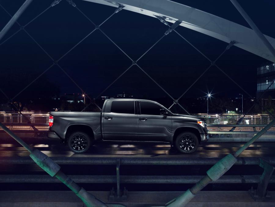  Toyota Tundra Nightshade CrewMax 2020 года  (фото 7 из 9)